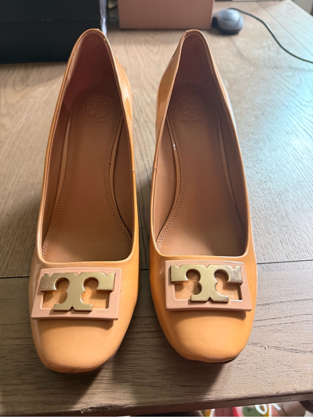 Tory Burch Women's Nude Patent Logo Block Heel Pumps